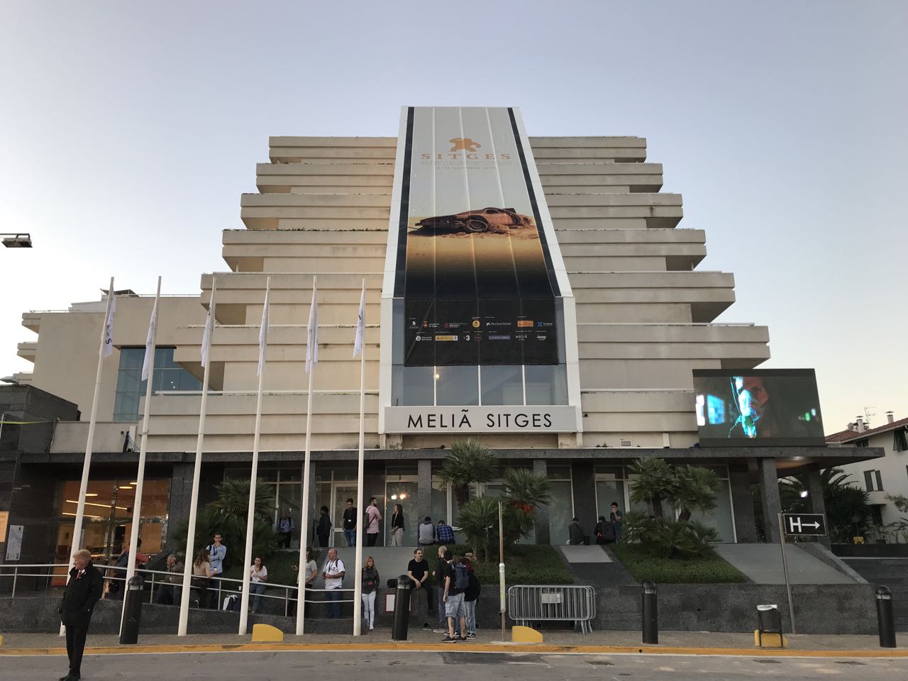 Хотел „Мелиа“, където се намира главният киносалон „Аудитори“ и един от четирите по-малки – „Трамунтана“