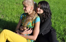 „Тук можем да бъдем свободни.“ Защо България отказва убежище на Оксана и Елена от Русия?