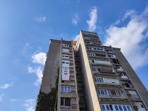 Какво става в Сърбия? Езикът на протестите – музика и архитектура