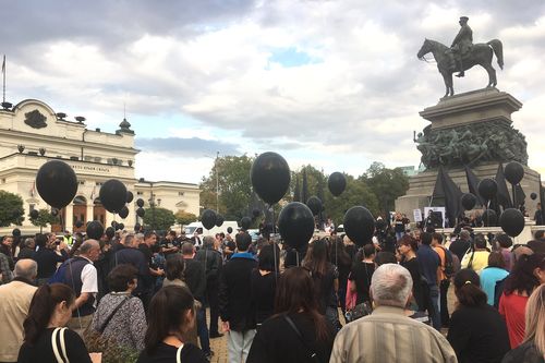 Протест на майките на деца с увреждания пред парламента