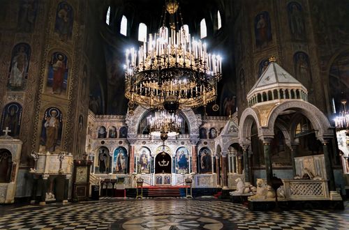 Вътрешността на храм-паметник „Свети Александър Невски“