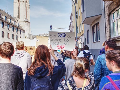 Протестиращи от инициативата „Петъци за бъдеще“