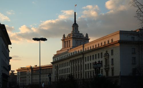 Триъгълник на властта