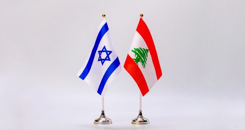 Знамената на Израел и Ливан