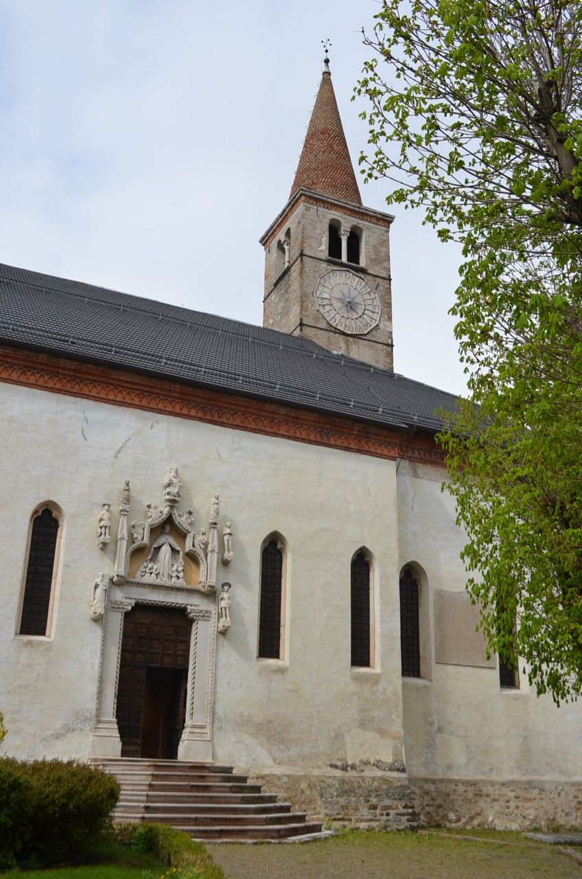 Камбанарията на една от най-красивите църкви в Белуно – „Санто Стефано“, готика от ХV век